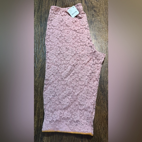 Free People All Day Lace Sleep Capri Misty Rose , SZMed Loungewear Lace NWT - Picture 7 of 9